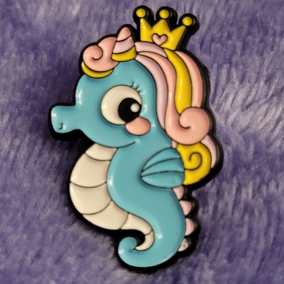 Princess Seahorse-icorn Enamel Pin - Picture 3 of 10